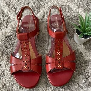 NATURALIZER Sandals